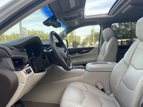 Used 2016 Cadillac Escalade ESV Luxury image 22