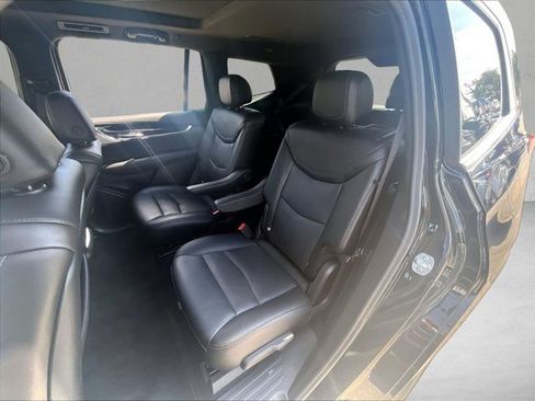 Used 2025 Cadillac XT6 Premium Luxury FWD image 28