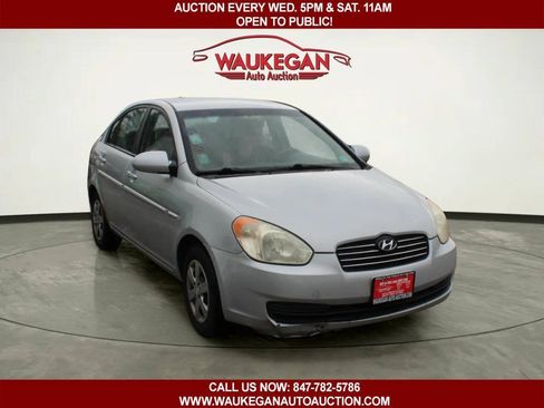Used 2009 Hyundai Accent GLS w/ Popular Equipment Pkg 5 FWD image 2