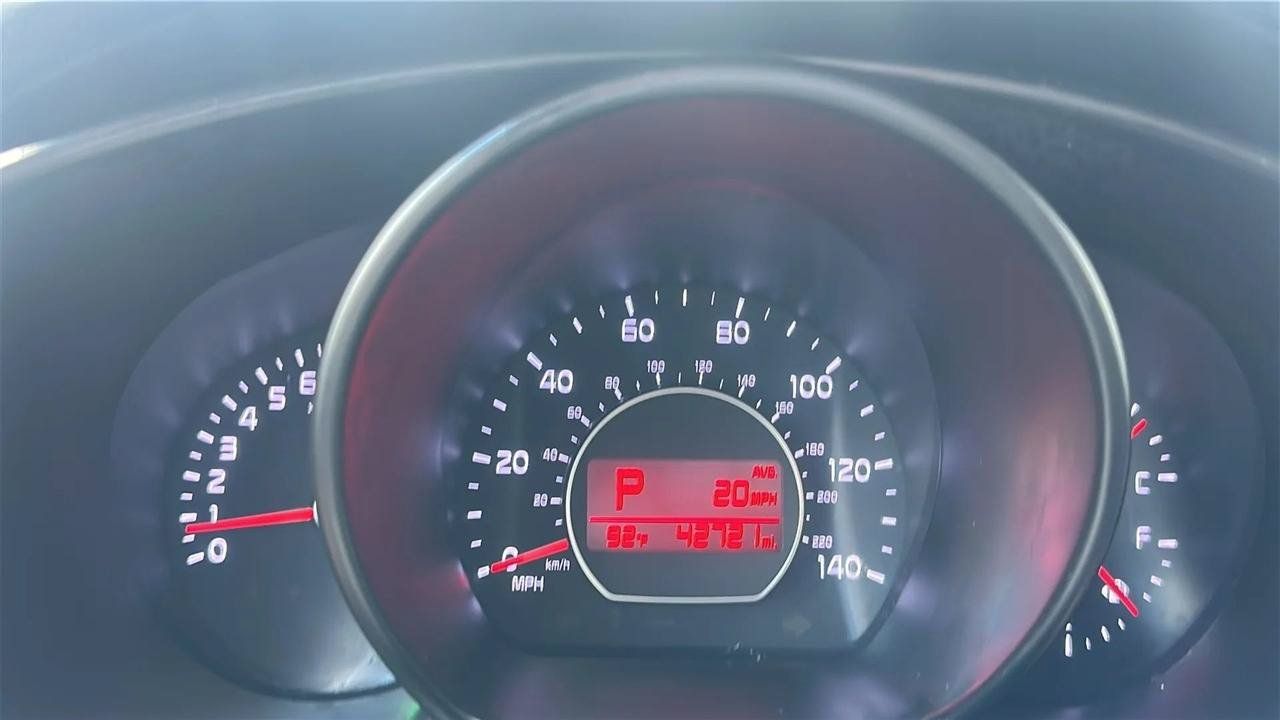Used 2016 Kia Soul + FWD image 38
