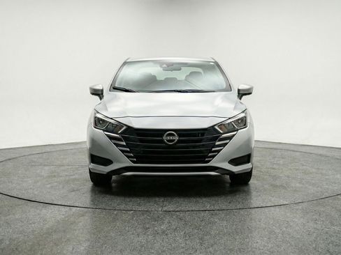 Used 2025 Nissan Versa SV image 2