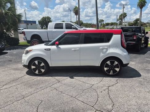 Used 2018 Kia Soul + FWD image 8