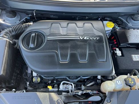 Used 2019 Jeep Cherokee Trailhawk w/ Cold Weather Group AWD/4WD image 50