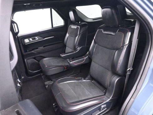 Used 2025 Ford Explorer ST AWD/4WD image 19