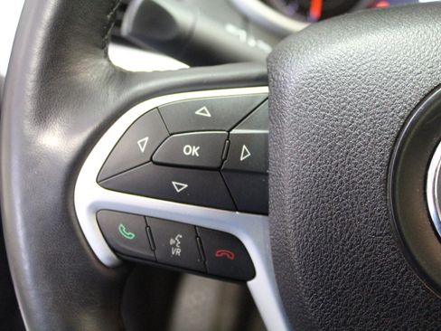 Used 2016 Jeep Cherokee Trailhawk w/ Comfort/Convenience Group image 9