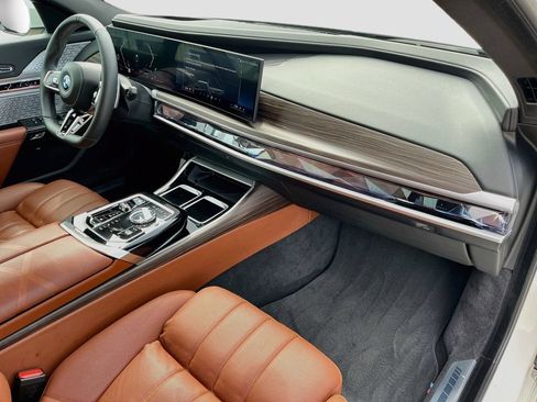 Used 2023 BMW 740i RWD image 36