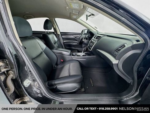 Certified 2017 Nissan Altima 2.5 SR w/ Midnight Edition Package FWD image 25