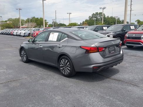 Used 2024 Nissan Altima 2.5 SV FWD image 8