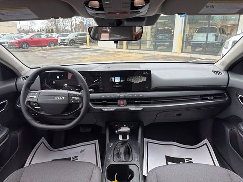New 2025 Kia K4 EX image 25