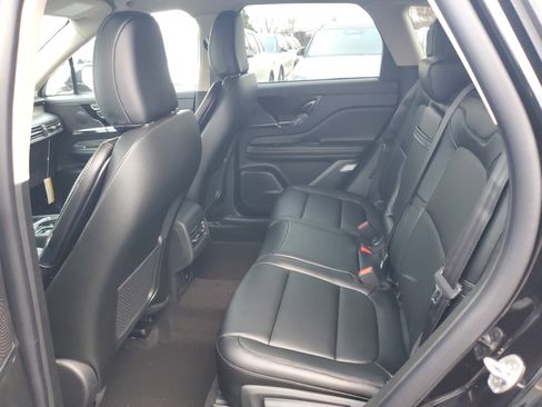 New 2026 Lincoln Corsair Premiere image 23