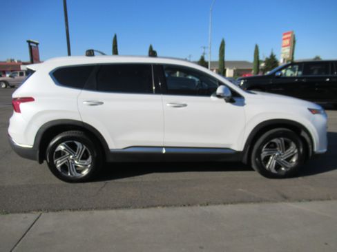 Used 2022 Hyundai Santa Fe SEL w/ Convenience Package image 6