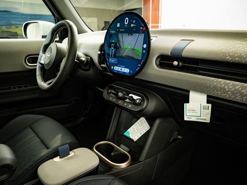 New 2026 MINI Cooper 4-Door Hardtop image 43