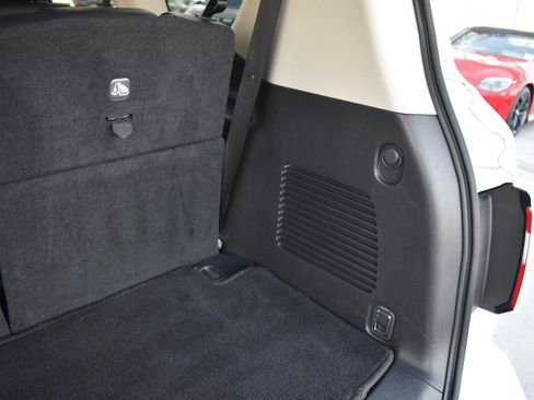 Used 2024 Nissan Armada SV image 59