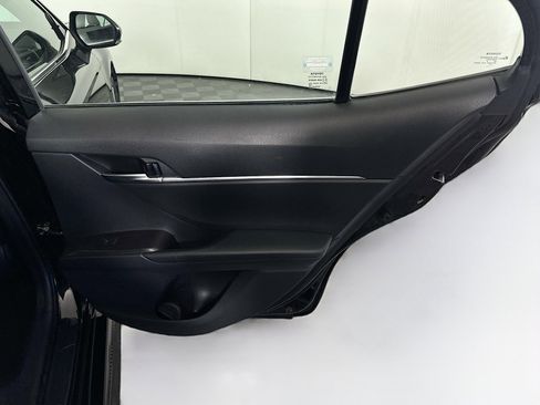 Used 2024 Toyota Camry SE image 28