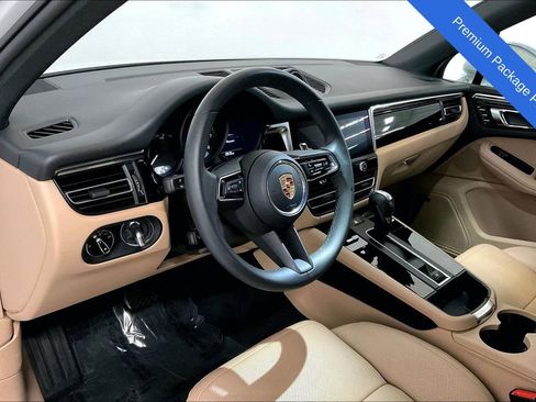 Used 2025 Porsche Macan AWD/4WD image 7