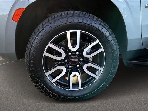 Used 2024 GMC Yukon AT4 image 8