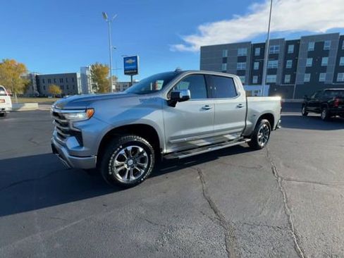 Used 2024 Chevrolet Silverado 1500 High Country w/ Technology Package image 4