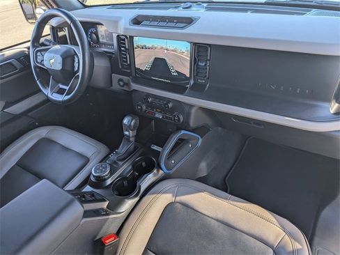 Used 2023 Ford Bronco Wildtrak image 12