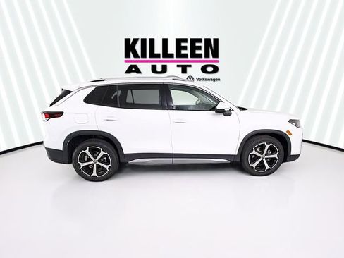New 2026 Volkswagen Tiguan SE FWD image 8
