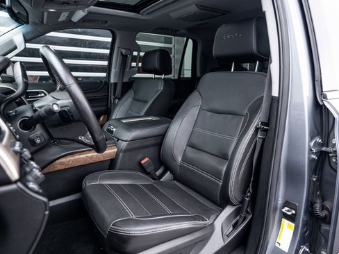 Used 2018 GMC Yukon Denali w/ Open Road Package image 12