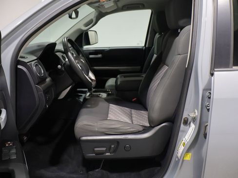 Used 2020 Toyota Tundra SR5 w/ SR5 Upgrade Package AWD/4WD image 10