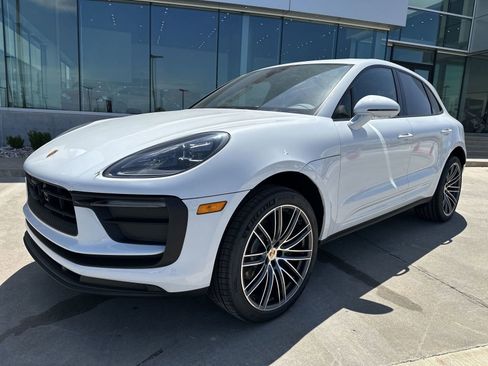 New 2025 Porsche Macan image 1