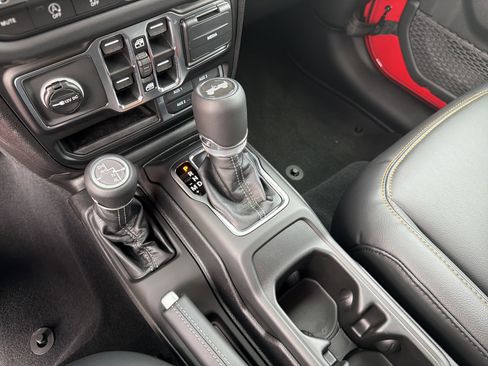 New 2026 Jeep Wrangler Unlimited Sahara AWD/4WD image 36