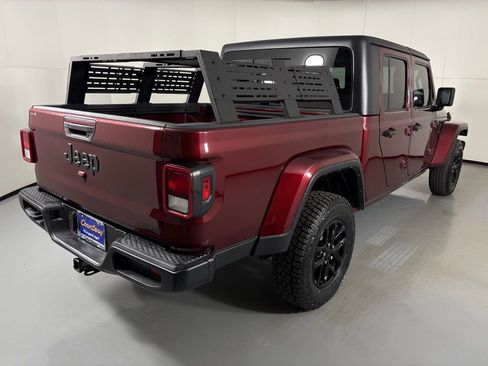 Used 2021 Jeep Gladiator Sport image 10