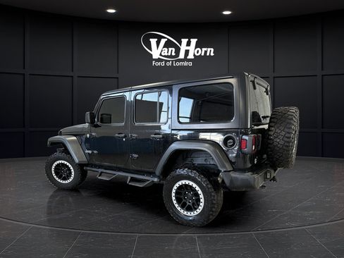 Used 2019 Jeep Wrangler Unlimited Sport S AWD/4WD image 3