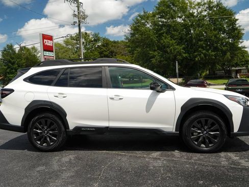 Used 2025 Subaru Outback Onyx Edition AWD/4WD image 2