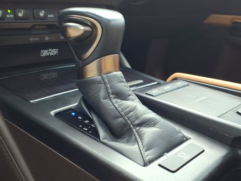 Used 2019 Lexus ES 350 Ultra Luxury FWD image 15