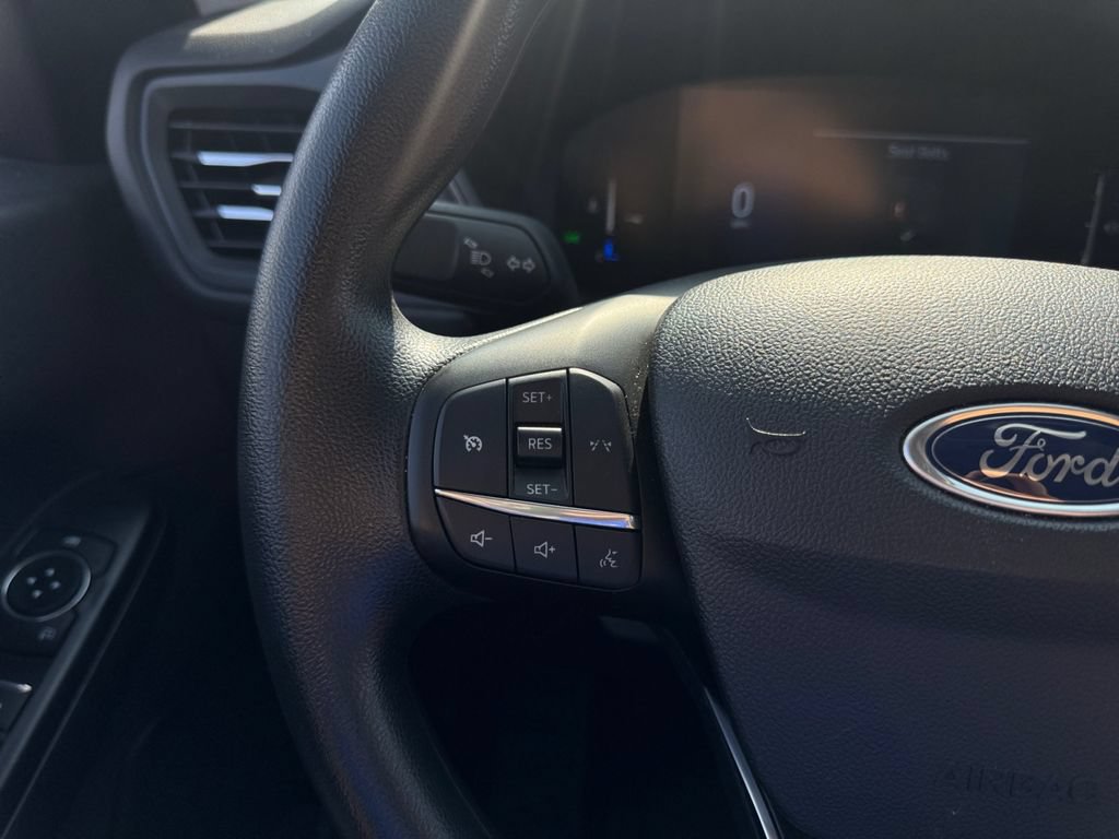 Used 2025 Ford Escape Active AWD/4WD image 28