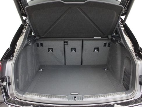 New 2025 Porsche Macan image 38