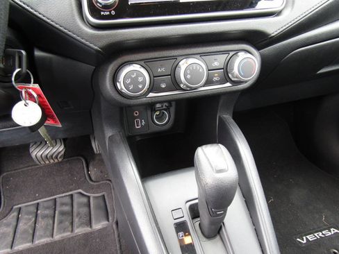 Used 2023 Nissan Versa S FWD image 14