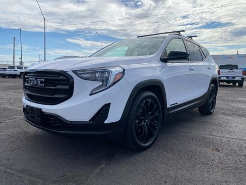 Used 2020 GMC Terrain SLE w/ Driver Convenience Package FWD image 2