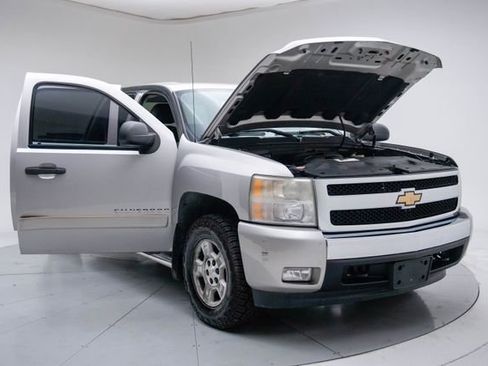 Used 2007 Chevrolet Silverado 1500 LT w/ 1LT Convenience Package AWD/4WD image 15