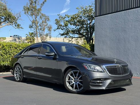 Used 2018 Mercedes-Benz S 560 Sedan image 2