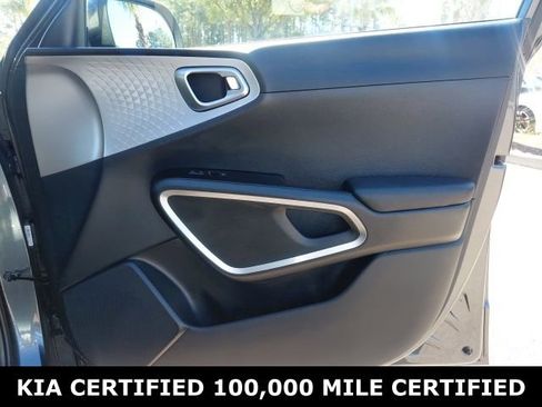 Certified 2025 Kia Soul LX w/ LX Technology Package image 23