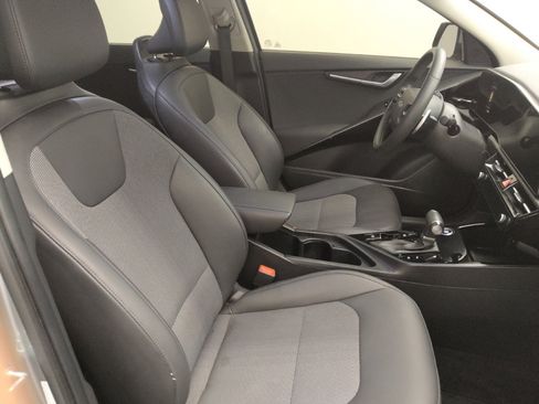 Used 2023 Kia Niro EX Touring FWD image 21