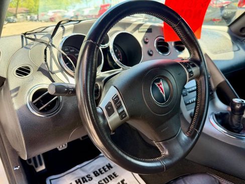 Used 2009 Pontiac Solstice GXP w/ Premium Package RWD image 31