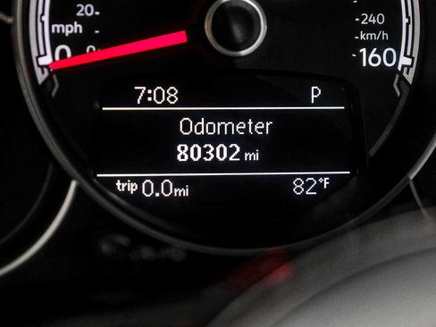 Used 2018 Volkswagen Beetle 2.0T S FWD image 62