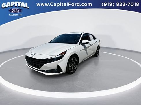 Used 2023 Hyundai Elantra Limited w/ Cargo Package FWD image 4