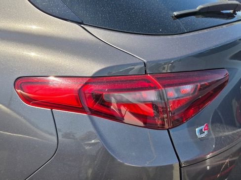 Used 2023 Alfa Romeo Stelvio Veloce image 6