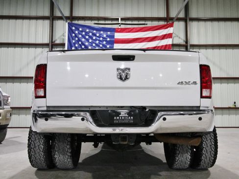Used 2018 RAM 3500 Tradesman w/ Chrome Appearance Group image 9