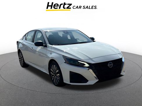 Used 2025 Nissan Altima 2.5 SV FWD image 1