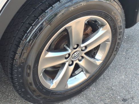 Used 2015 Toyota RAV4 XLE AWD/4WD image 12