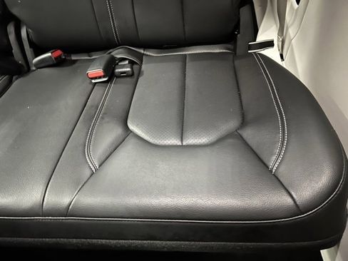 Used 2022 Chrysler Pacifica Touring-L image 21