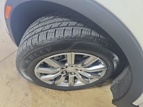 Certified 2022 Cadillac XT4 Premium Luxury w/ Enhanced Visibility Package image 18