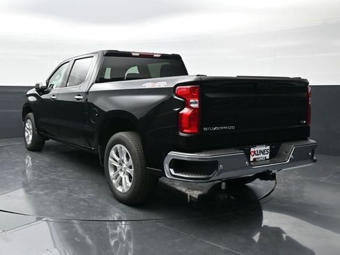 Used 2024 Chevrolet Silverado 1500 LTZ AWD/4WD image 8