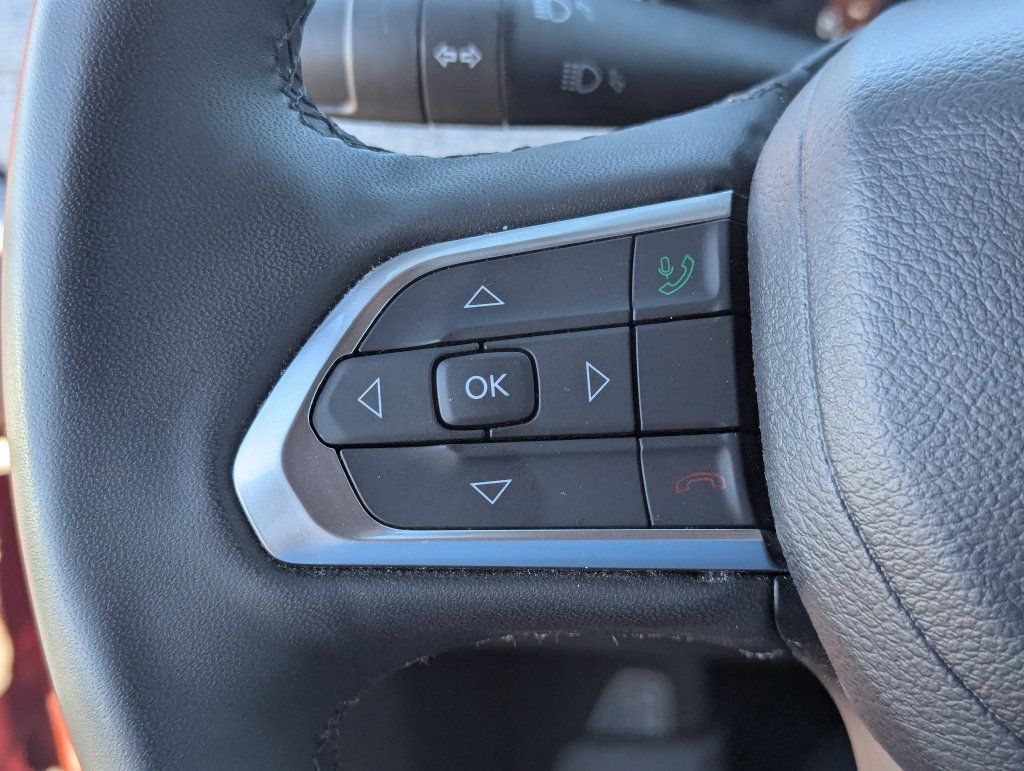 Used 2023 Jeep Compass Latitude AWD/4WD image 19